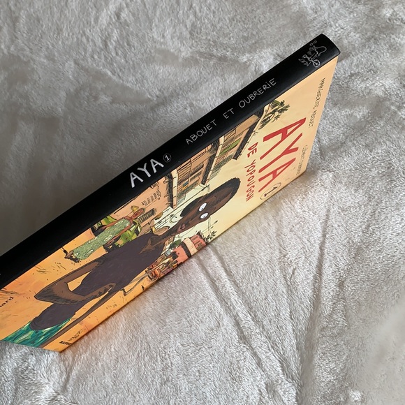 New Aya de Yogopon French Hardcover Graphic Novel Livre - Picture 3 of 3